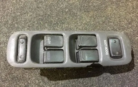 Suzuki Liana Electric window control switch