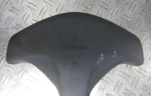 Mitsubishi Colt Steering wheel airbag