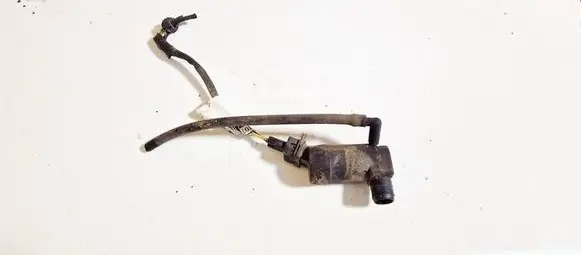 Ford Mondeo Mk III Windscreen/windshield washer pump 1s7117k624db 123060