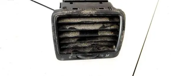 Volkswagen Golf V Dash center air vent grill 1K0819709 1355D300490