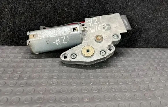 Mercedes-Benz ML W163 Sunroof motor/actuator A1638200742