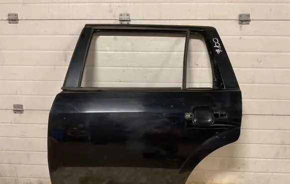 Ford Mondeo Mk III Rear door 