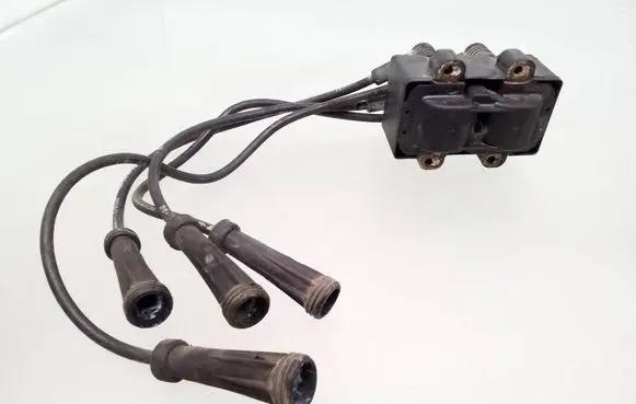 Renault Twingo I High voltage ignition coil 7700873701 7700872449f 2526078a