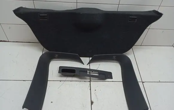 Opel Astra H Tailgate trim 13181600