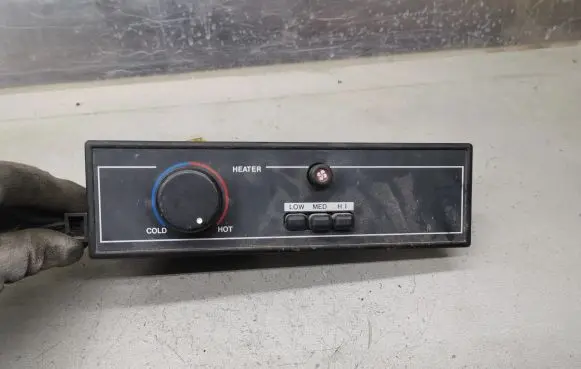 Nissan Vanette Climate control unit