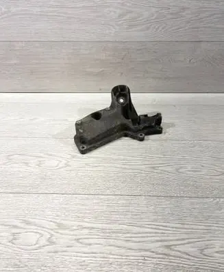 BMW 5 E60 E61 Engine mounting bracket 6763217 59280110