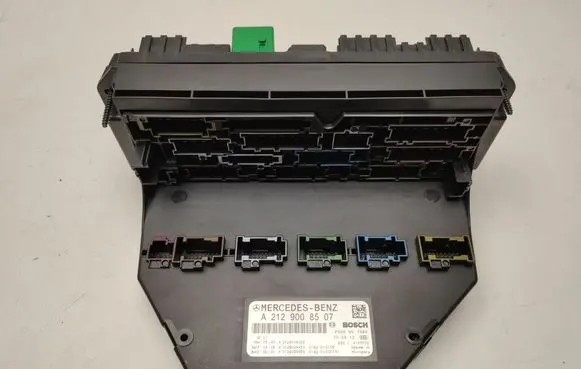 Mercedes-Benz E W212 Fuse module A2129008507