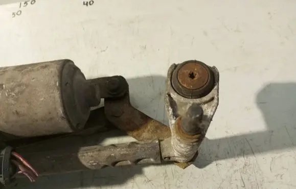 Volkswagen PASSAT B6 Front wiper linkage 3397020963