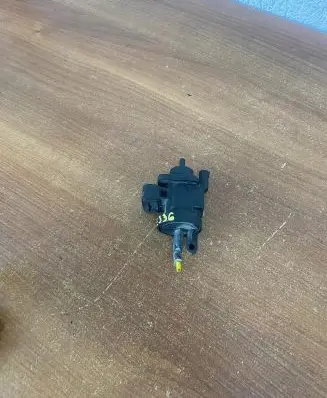 Mercedes-Benz C W203 Engine mount vacuum valve A0005450427 E336