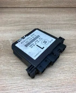 Mercedes-Benz C W203 Door control unit/module 2038206526