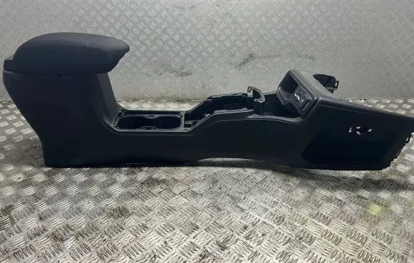 Jeep Renegade Center console
