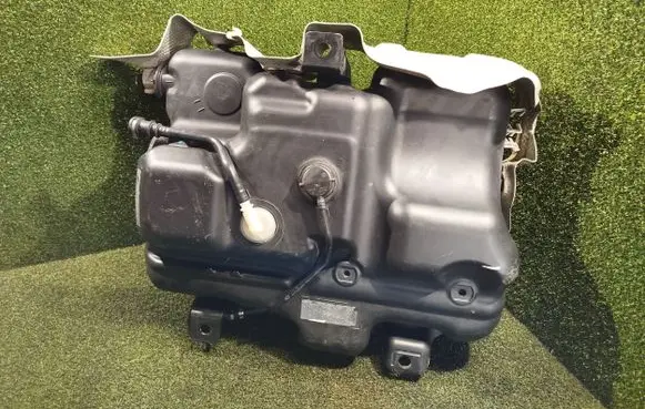 Renault Trafic III (X82) AdBlue liquid reservoir 172A22038R 1074766 208993933R
