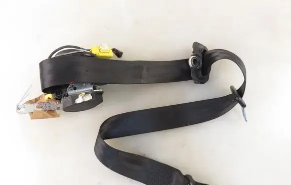 Volkswagen Polo IV 9N3 Front seatbelt 6Q4857705J
