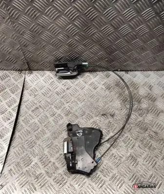 Toyota Avensis T250 Front door lock