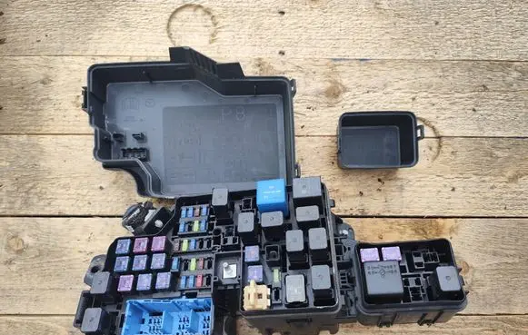 Mazda 3 II Fuse box set K2441 BBM466751 BBP866761