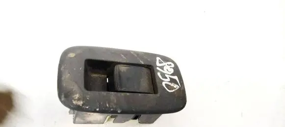 Toyota Avensis T250 Electric window control switch