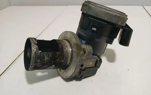 Mercedes-Benz E W211 EGR valve 00005320C2