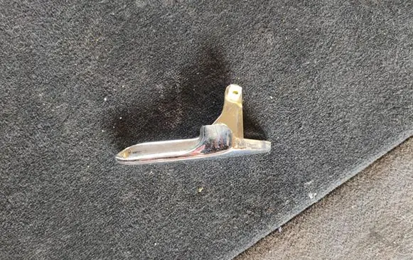 Mercedes-Benz E W211 Front door interior handle A2117660124