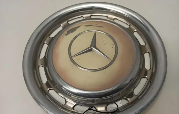 Mercedes-Benz COMPAKT W115 R14 wheel hub/cap/trim 
