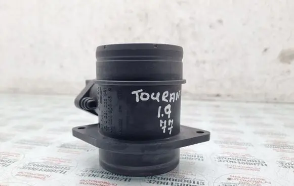 Volkswagen Touran I Mass air flow meter 038906461B 0281002531