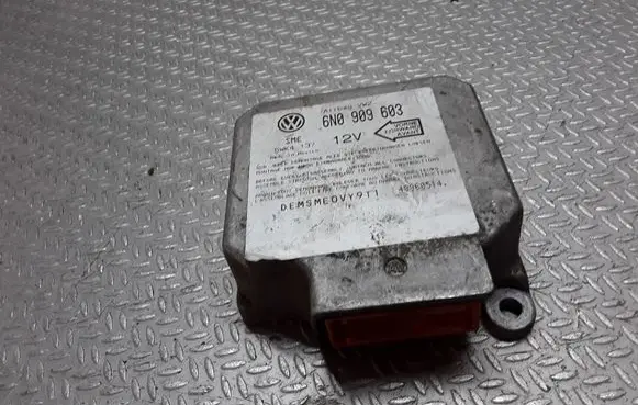 Volkswagen Golf III Airbag control unit/module 6N0909603 5WK4137