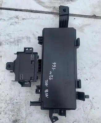 Mercedes-Benz ML W166 Fuse box set A1665460143