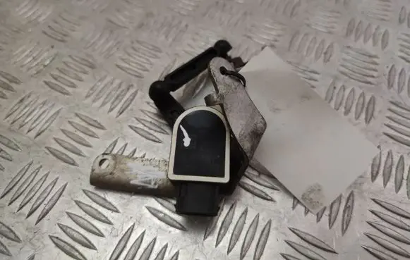 Headlight/headlamp level sensor