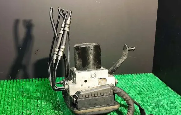 BMW 5 E60 E61 ABS Pump 6781970 6781968 34516781968