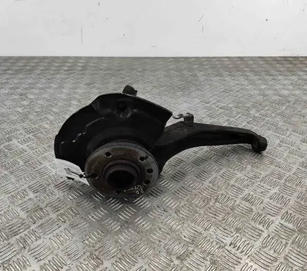 Front wheel hub