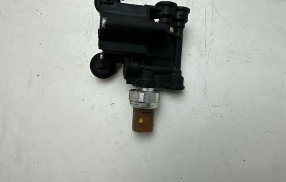 Land Rover Discovery 4 - LR4 Air suspension valve block RVH000046