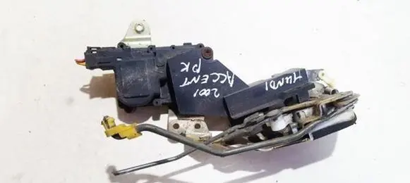 Hyundai Accent Front door lock