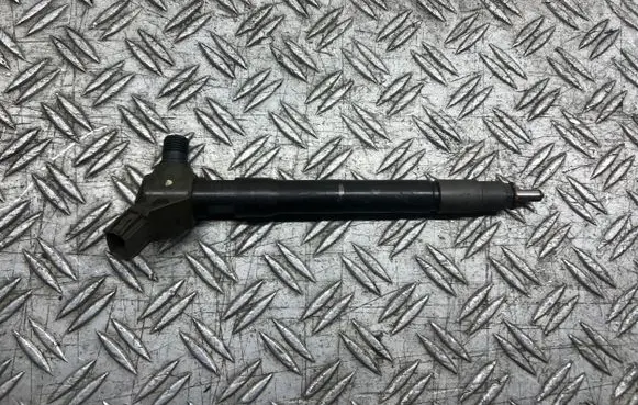 Mazda CX-5 Fuel injector