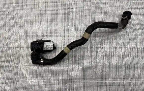 Maserati GranTurismo Water pump 6701798260