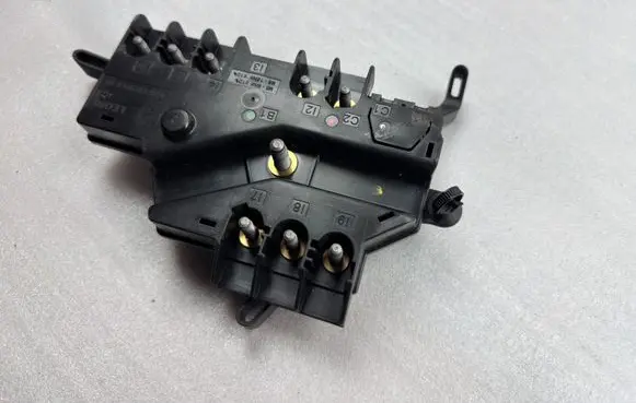 Mercedes-Benz S W222 Fuse module A2225402550