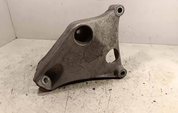 BMW 3 F30 F35 F31 Engine mounting bracket 6788611 68572910