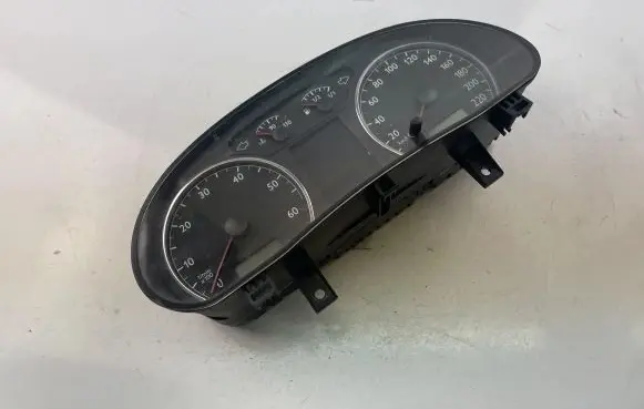 Volkswagen Polo Speedometer (instrument cluster) 6Q0920822