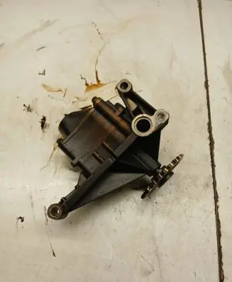 Mercedes-Benz C W203 Oil pump A6111810047 96066DRM3