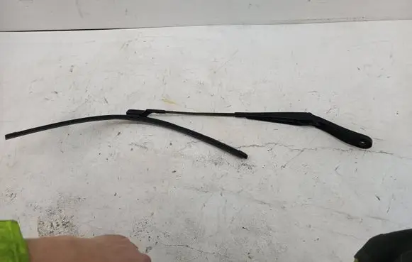 Volvo S60 Front wiper blade arm 30753504LHD