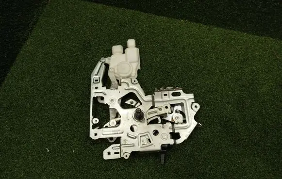 Renault Master III Sliding door lock 826703236R