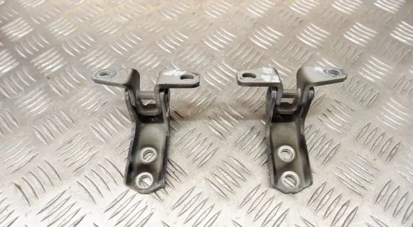 Mitsubishi Outlander Front door hinges set 5702A063 5702A064