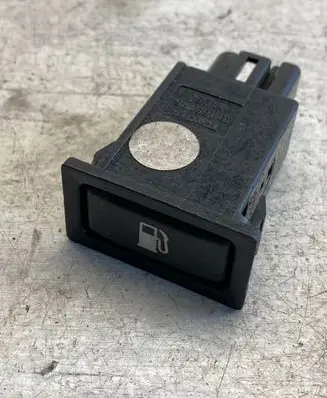 Toyota Avensis T250 Fuel tank opening switch 156795