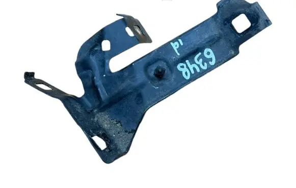 BMW 4 F36 Gran coupe Fender mounting bracket