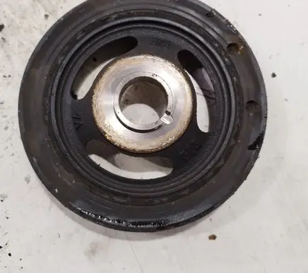 Citroen C4 I Picasso Crankshaft pulley 9654961080