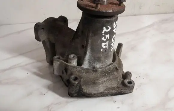 Mitsubishi Pajero Sport I Water pump