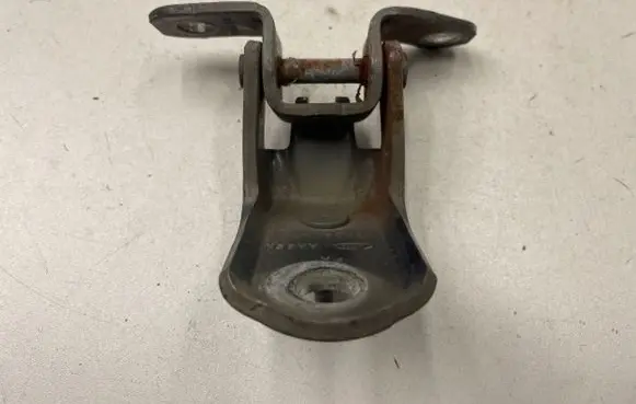 Ford Fiesta Front door lower hinge 