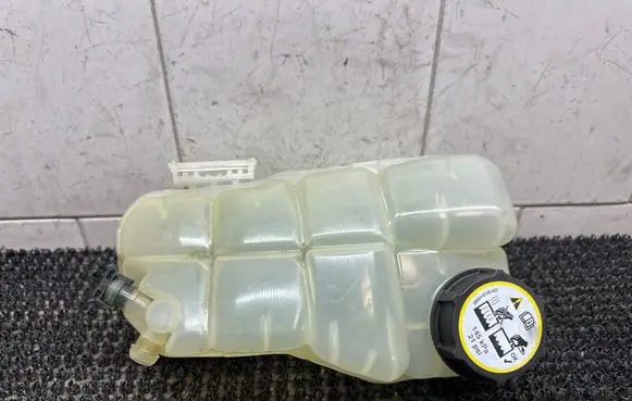 Coolant expansion tank/reservoir
