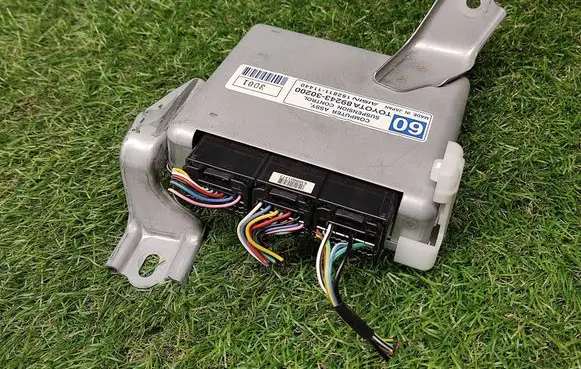 Lexus GS 250 350 300H 450H Suspension control unit/module 8924330200 16281111440