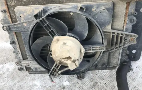 Alfa Romeo 156 Radiator cooling fan shroud