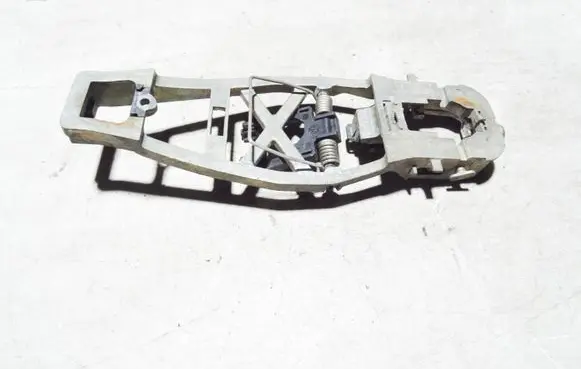 Rear door exterior handle/bracket