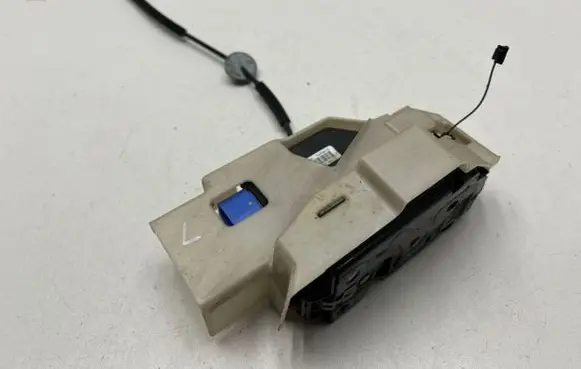 Porsche Cayenne (9PA) Rear door lock 7L0839015 991609101